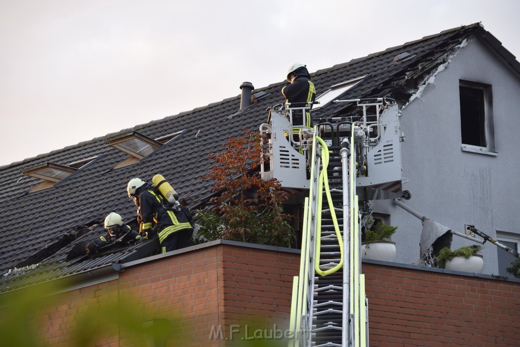 Feuer 2 Y Koeln Suerth Elisabeth Selbertstr P120.JPG - Miklos Laubert